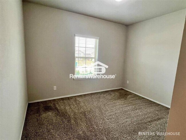Building Photo - Immediate Move in Ready!!