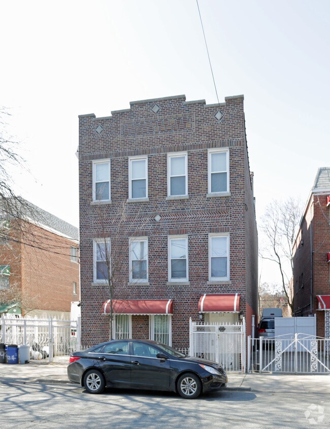 Foto principal - 924 E 226th