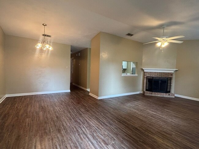 Foto del edificio - 447 Richview Park Cir W