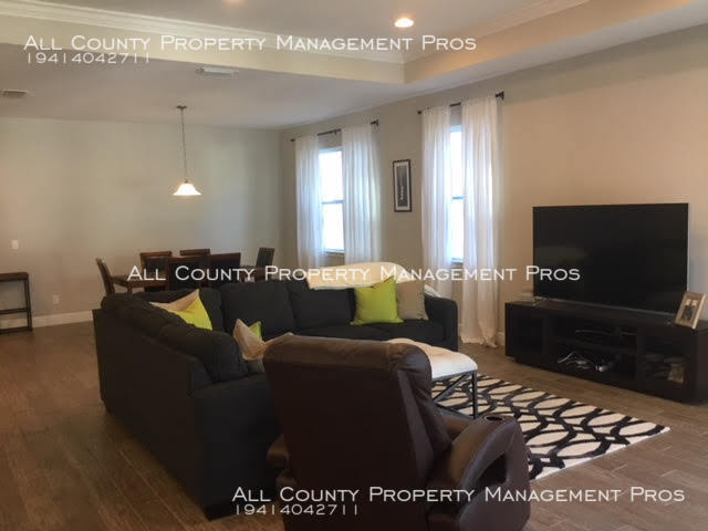 Building Photo - Maintenance FREE/I-75/Fruitville/Updated
