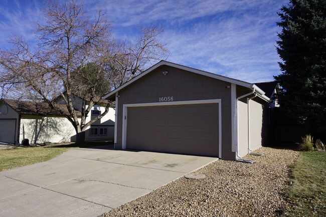 Photo - 16056 E Oxford Dr (Aurora, CO) House