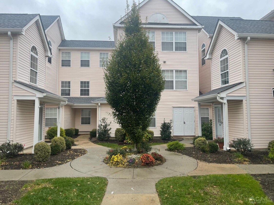 Primary Photo - 220 Copeley Way