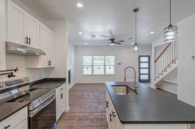 Foto del edificio - 3 Bed / 2.5 Bath Near Downtown Tulsa!