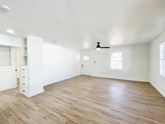 Foto del edificio - Recently Updated 3 Bedroom in Seminole