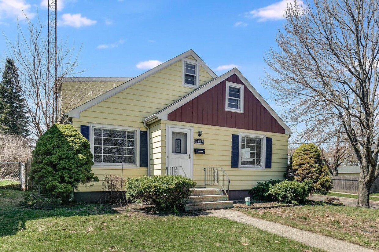 Primary Photo - Beautiful Single Family Cape Cod Home!