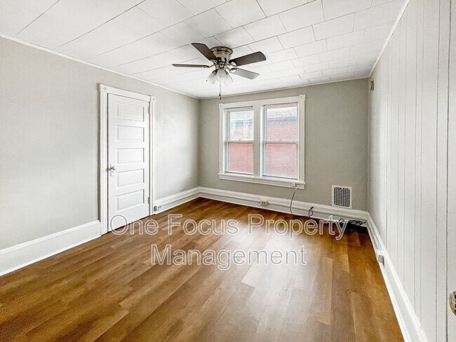 Foto del edificio - 640 Sixth Ave