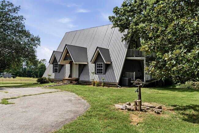 Building Photo - 168 Halfway Rd