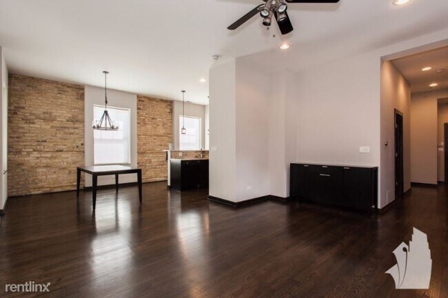 Foto del edificio - 2140 W North Ave