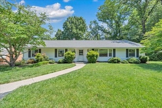 Building Photo - 1814 Pelham Dr