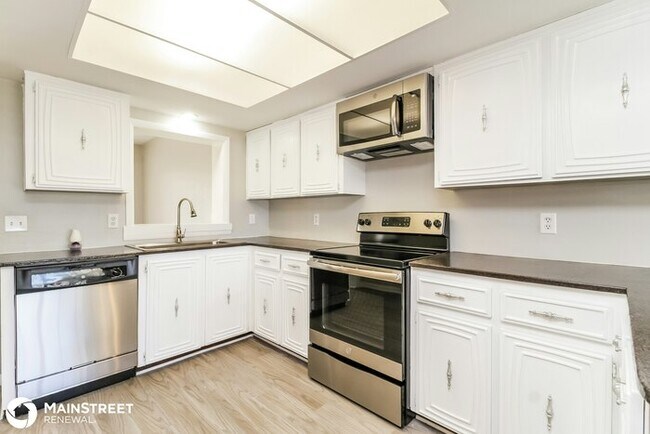 Foto del edificio - 1093 E Normandy Blvd, Deltona, FL 32725