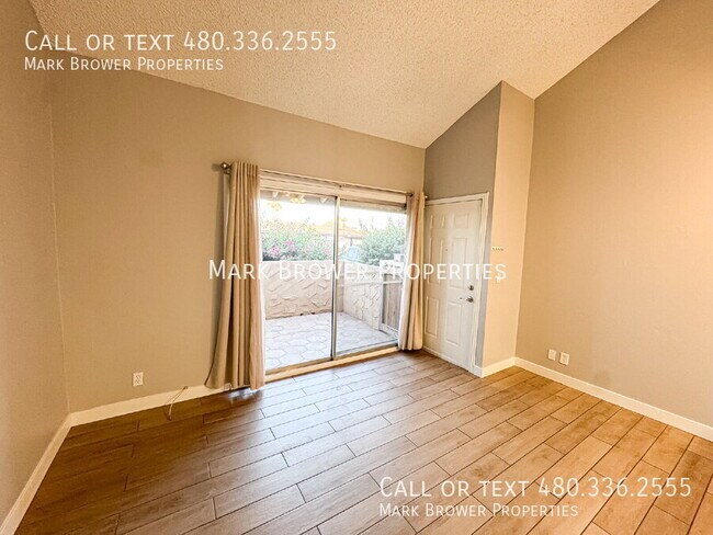 Foto del edificio - 8055 E Thomas Rd