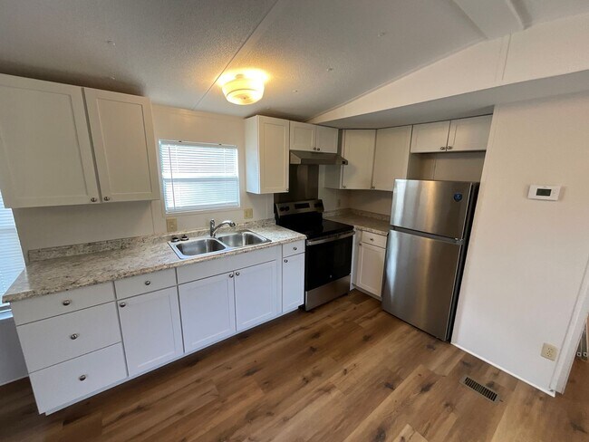 Foto del edificio - Sweet 2/1 Mobile Home in Marianna w/ Well & Septic