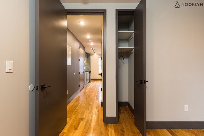 Building Photo - 1066 Park Pl