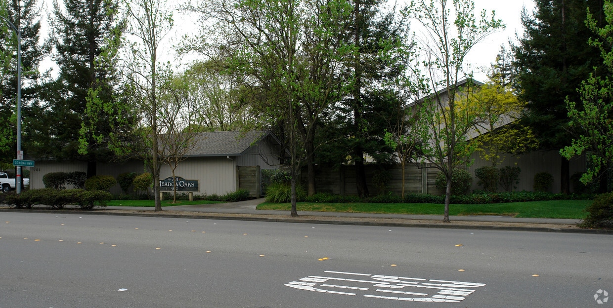Building Photo - Meadow Oaks West Apartments