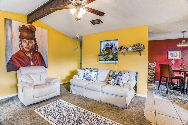 Foto del edificio - 3310 Green Ridge St