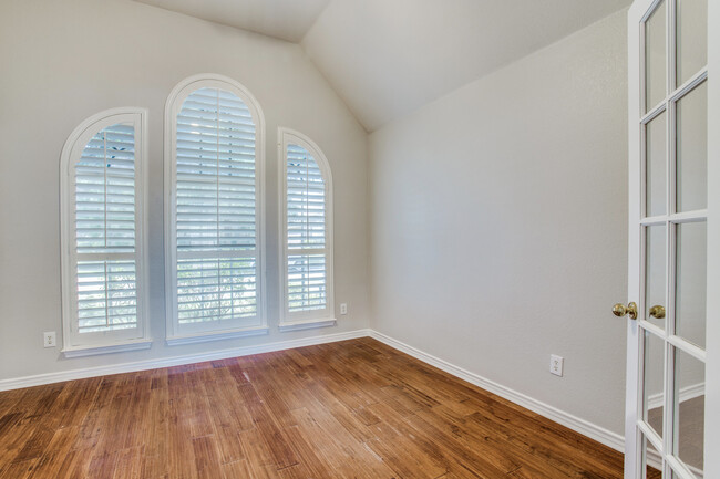 Building Photo - Beautiful, Well Kept Home in Coppell ISD!