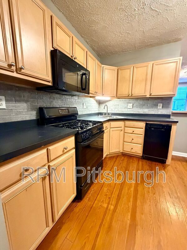 Foto del edificio - 2614 Larkins Wy