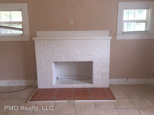 Building Photo - 1628 S Grove St