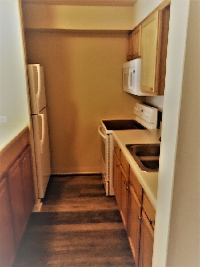 Building Photo - 1 Villa Verde Dr