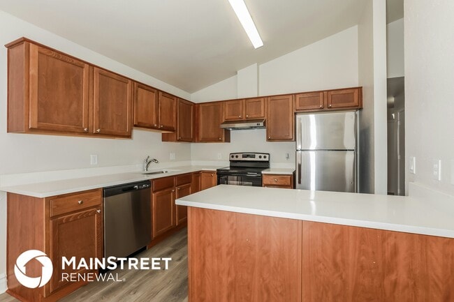 Building Photo - 921 S Val Vista Dr