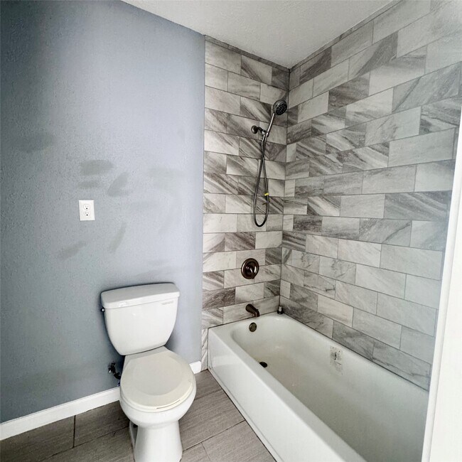 Foto del edificio - 116 E Jack Ave