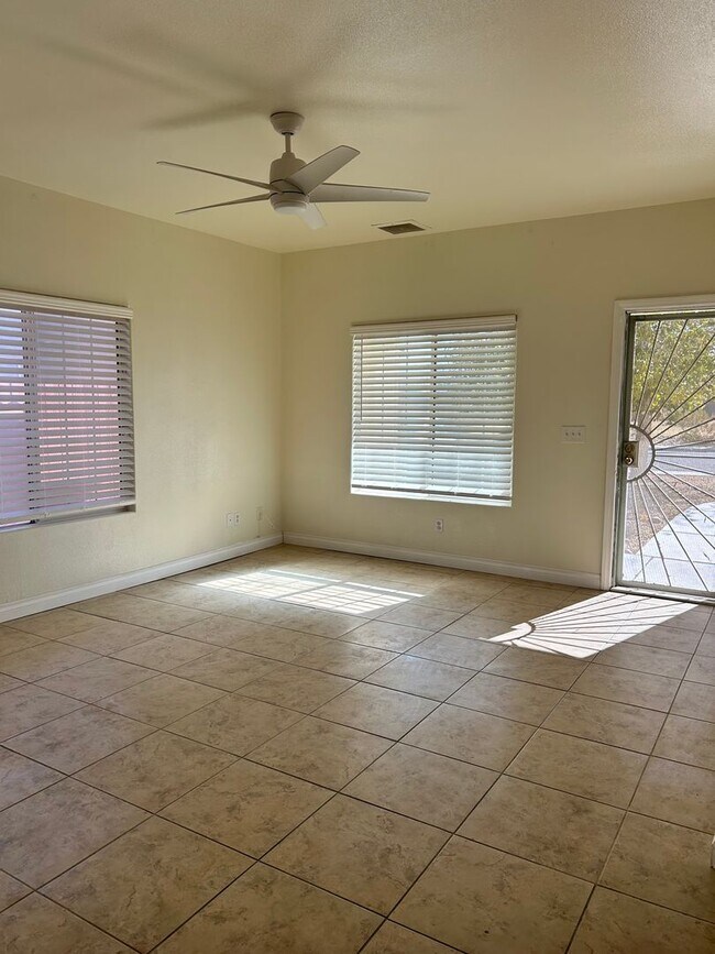 Building Photo - Please Contact Vaughn Realty to set up an appointment 760-446-6561