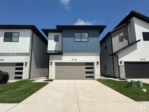 Building Photo - 33146 Willow Hts Ln