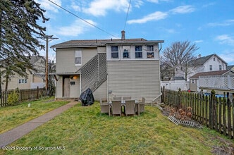 Building Photo - 1640 Farr St