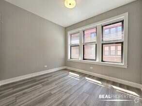 Building Photo - 3943 N Janssen Ave