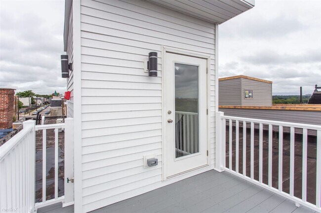 Foto del edificio - 3 br, 2 bath 4plex - 640 N 32ND ST Unit 3