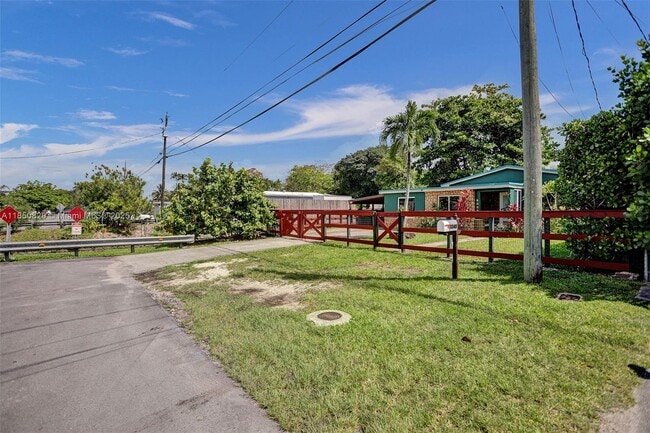 Foto del edificio - 7245 S Waterway Dr