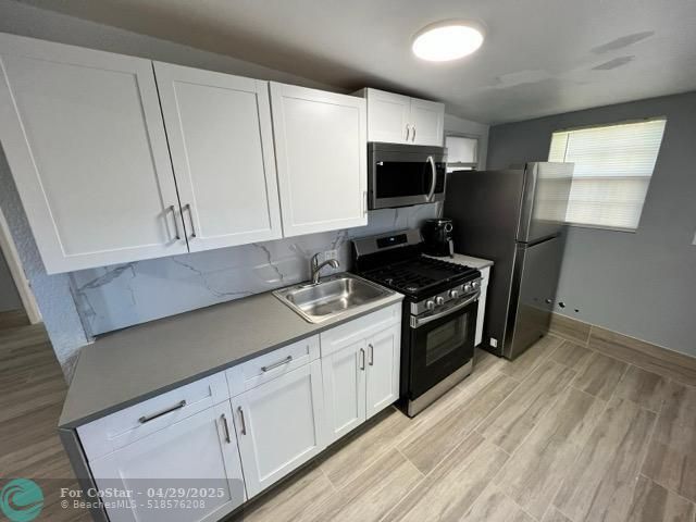 Foto principal - 4040 NE 12th Terrace
