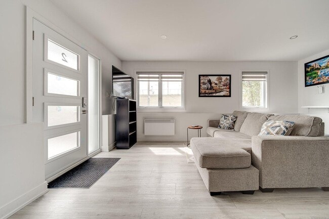 Building Photo - 7 Rue Mutchmore