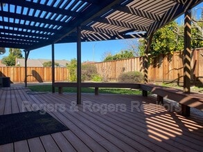 Building Photo - 1124 Song Ct