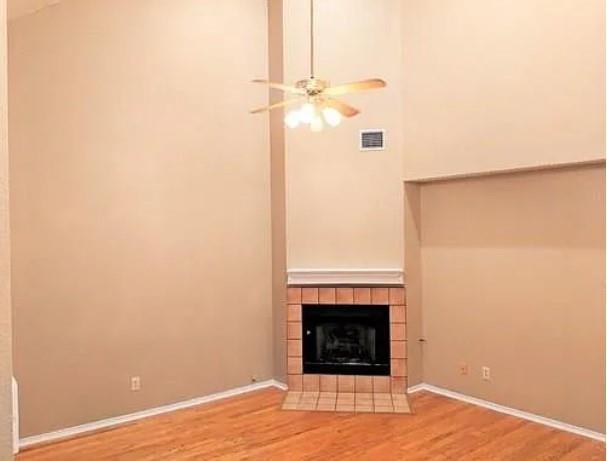 Foto del edificio - 504 Woodlake Dr