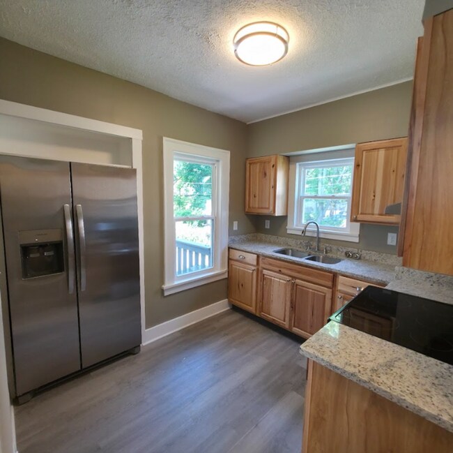 Foto del edificio - Cleveland Heights 3-Bed Single-Family