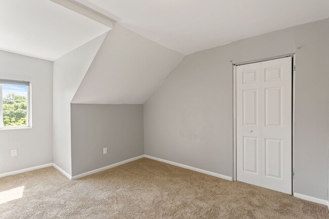 4 bed 1.5 bath - Completely updated in great Mt. Washington location - central air, washer/dryer - 4 bed 1.5 bath - Completely updated in great Mt. Washington location - central air, washer/dryer House