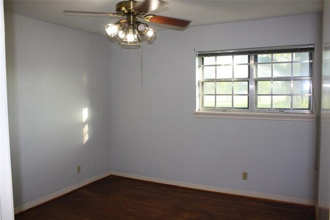 Building Photo - 5700 Spring Cypress Rd