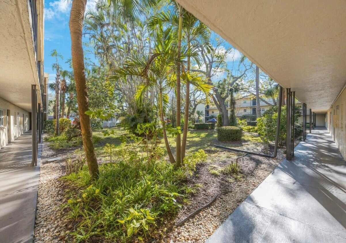 Foto principal - 11485 Oakhurst Rd