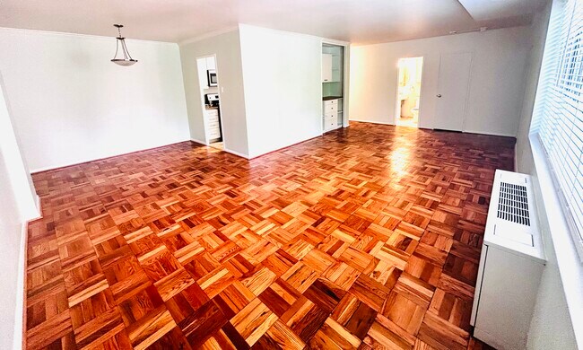 Foto del edificio - 4000 Tunlaw Rd NW