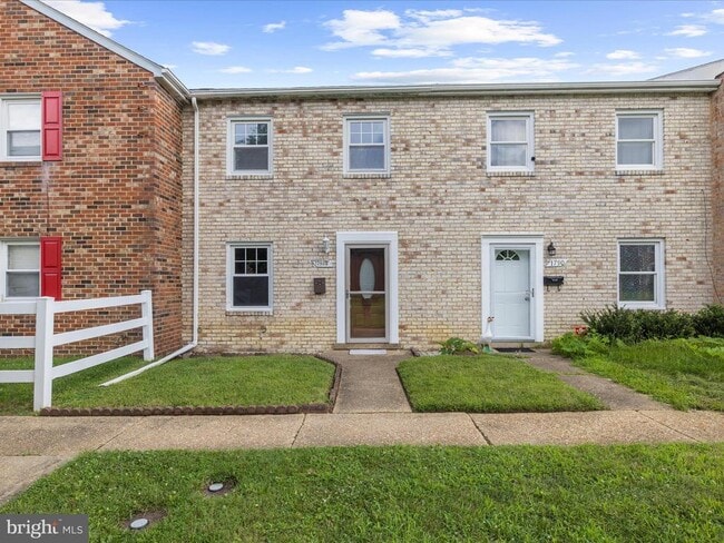 Building Photo - 1790 Belle Dr