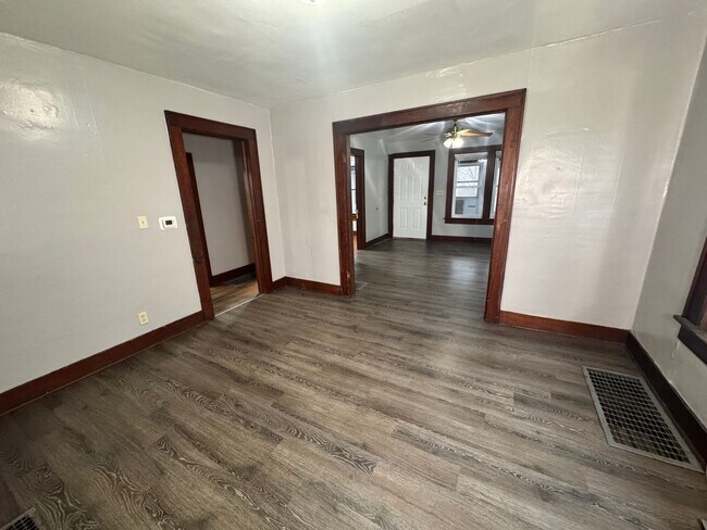 Foto del edificio - 412 Taylor Ave