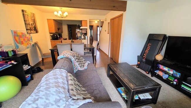 Building Photo - 2 Br/1.5 Ba TH w/Open Floor Plan, Attached...