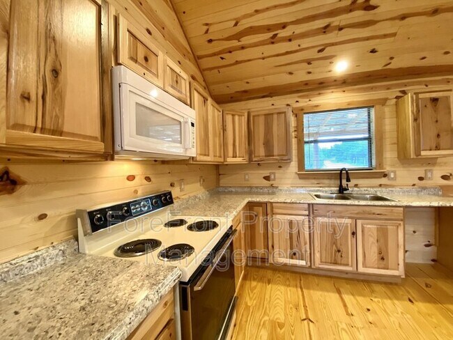 Foto del edificio - 299 Deer Creek Dr W