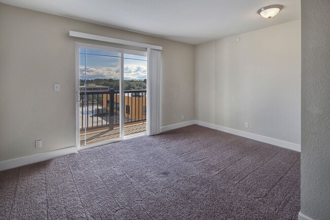 City View Apartments - Bedroom - City View