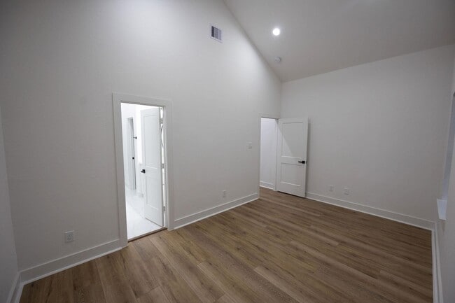 Foto del edificio - 868 E 35th St