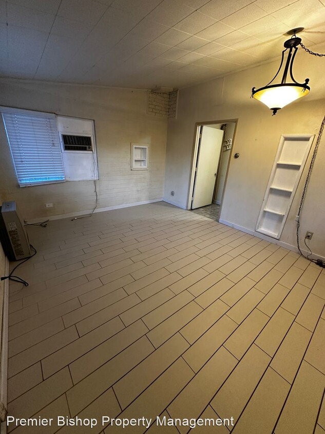 1 br, 1 bath House 2304 N Sierra Hwy House Rental in CA