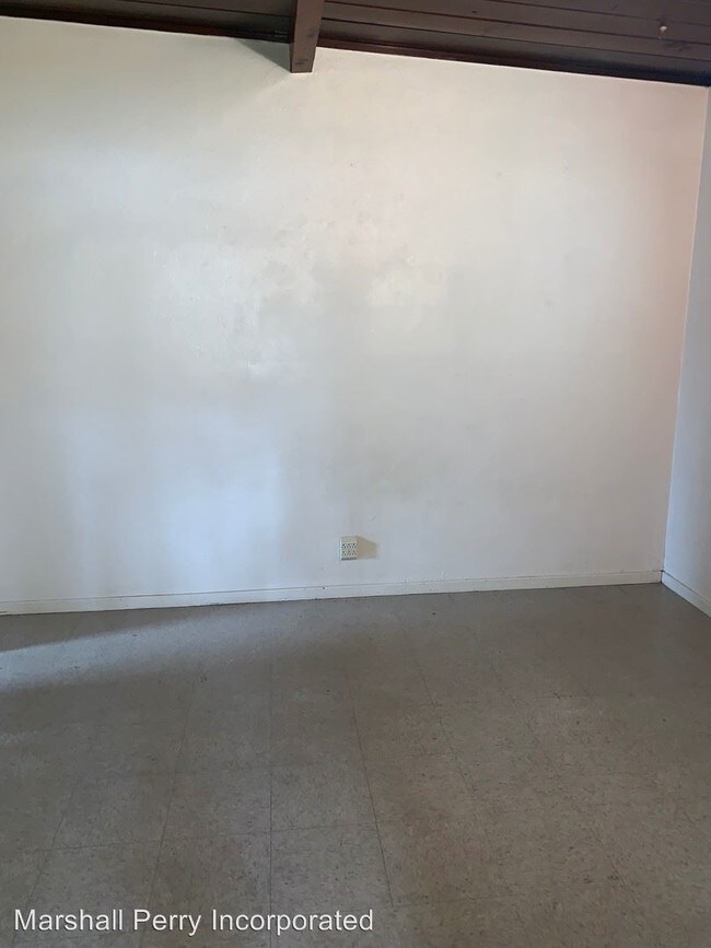 Building Photo - 1 br, 1 bath Apartment - 1326 Leonard Ave. #4