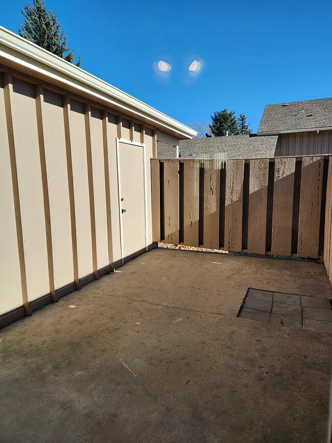 Foto del edificio - 1818 Indian Meadows Ln