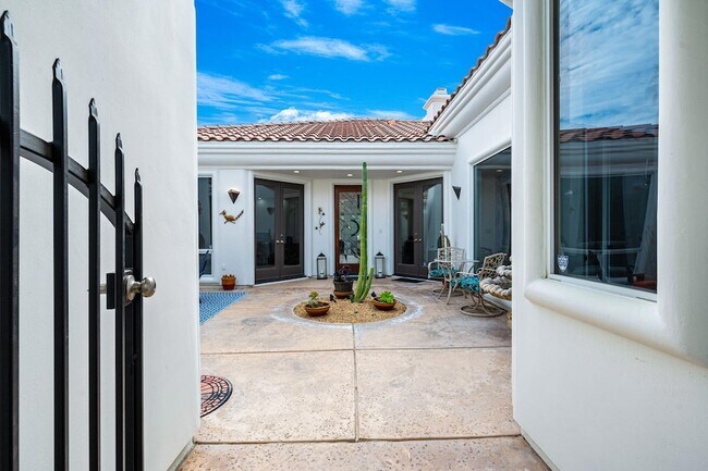 Building Photo - 79215 Mandarina
